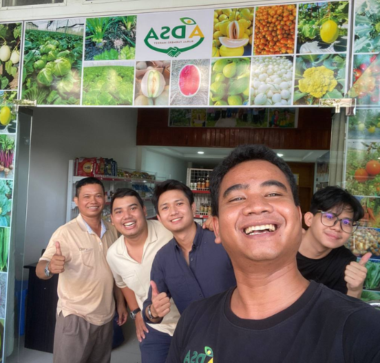 Impact Hub Phnom Penh's team with ADSA's team Hean Pheap and Tim Den